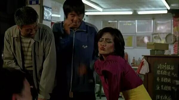 周星驰与吴孟达少林足球唱歌片段,少林足球周星驰吴孟达找陈国坤