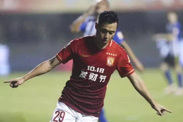 恒大换球衣广告,恒大亚冠决赛更换胸前广告