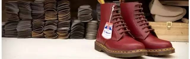 一双马丁靴两种形态,一双有质感的马丁靴