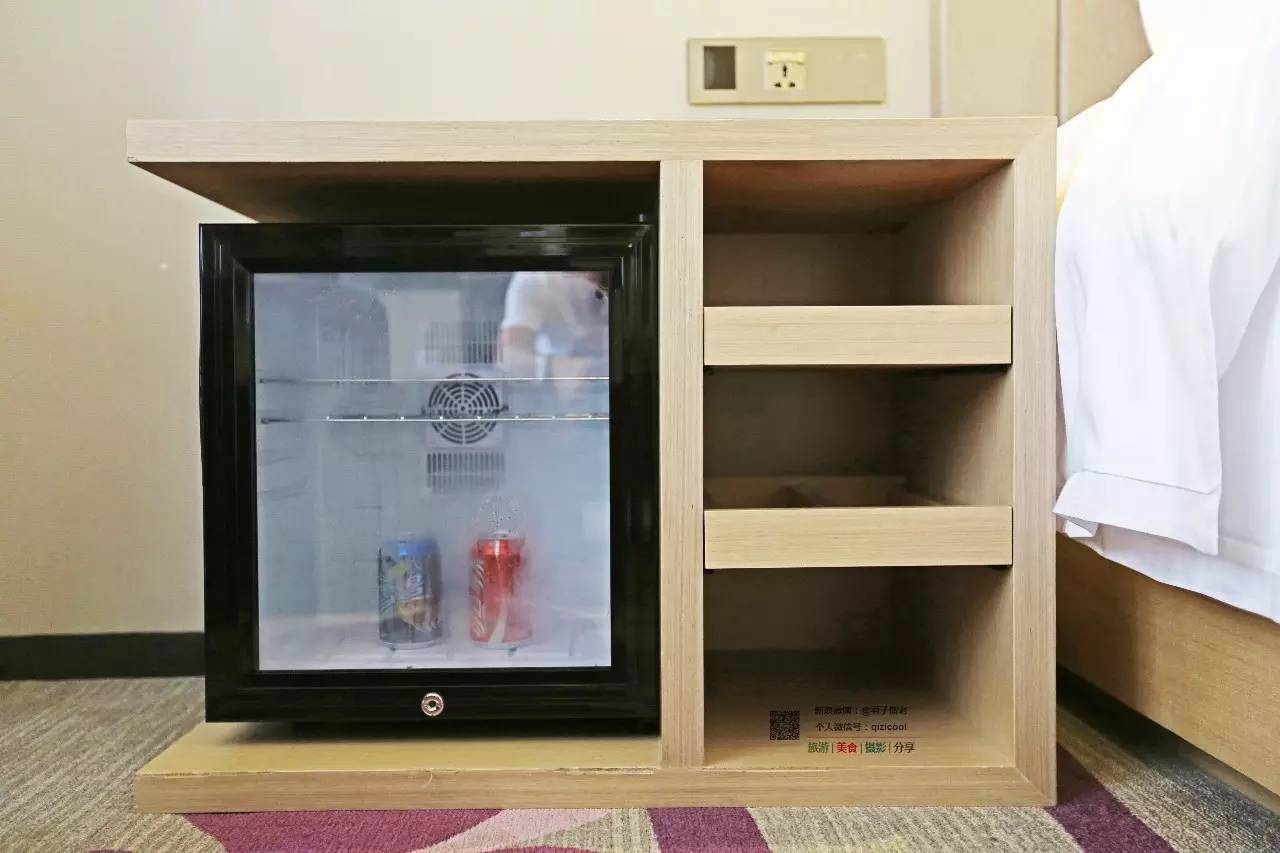 这一家酒店有门童，叫“白手套”。