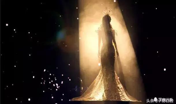 唐嫣一身潮装启程巴黎看秀,唐嫣山寨高定