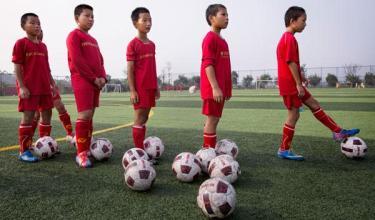 世界上只有两支足球队吗,中国足球和世界足球的区别