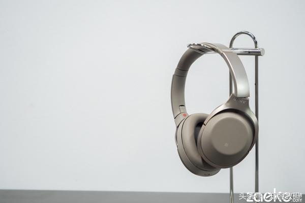 索尼MDR-1000X开箱：锁定BOSEQC35的劲敌