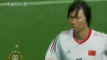 李铁怒怼外界批评足球解说员王涛,抨击国足