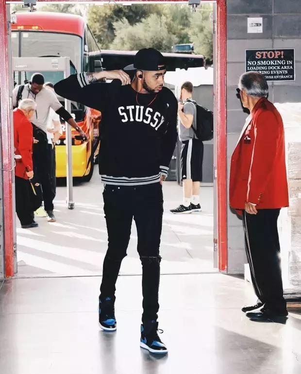 鐞冩槦涓婅剼nikefog,nikemag浣庡府