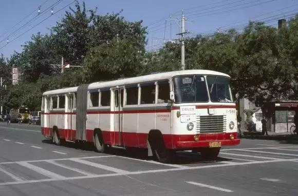 北京老司机开的碉堡公交线，坐过一条你就老了！