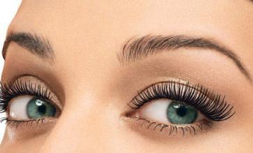 睫毛怎么夹翘卷,怎样能让睫毛翘起来的小窍门