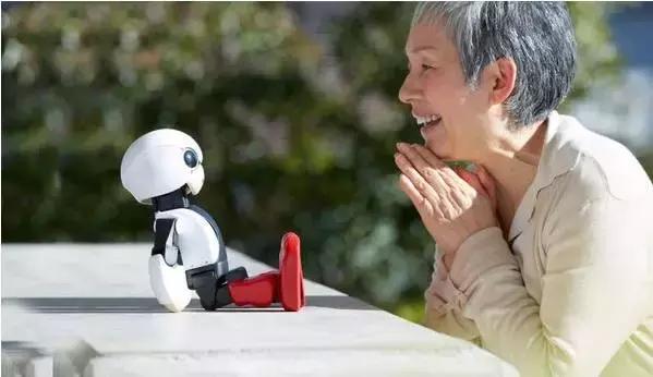 把KiroboMINI带上车，一路相伴成为知心朋友