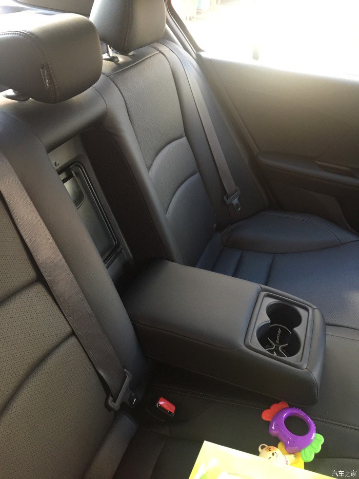 本田雅阁2.0精英版提车,雅阁琥珀金