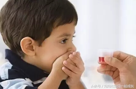 宝宝不吃药试试这个方法,孩子发烧不吃药妈妈一绝招就退热
