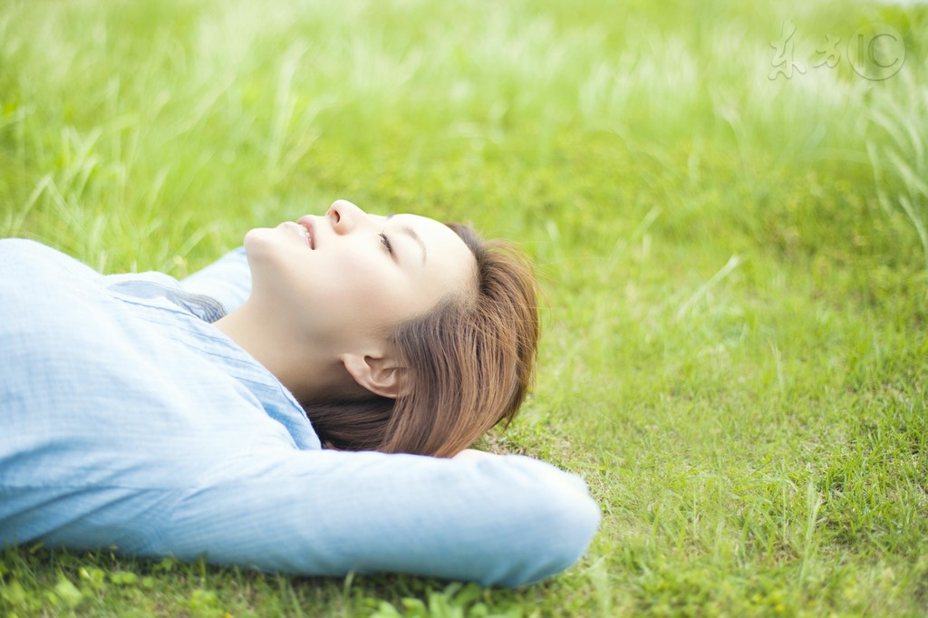 小说：小伙跟着白富美回家，发现她身上有煞气，她家有人中了尸毒