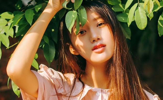 穷小子救下富豪小说,穷小子救了富婆小说