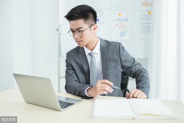 小说：日常给病人诊断，临下班，一个美女武者前来看病