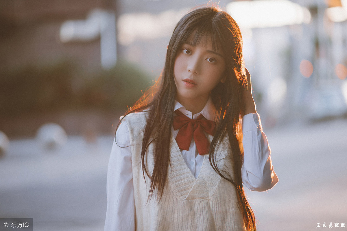 小说：她瞪着眼前的高大男人，气势一点不减：你是靠媳妇得势的吧