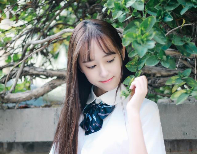 小说：心机女让女子教剖黄鳝，女子热心教她，她蠢笨如猪还怪别人