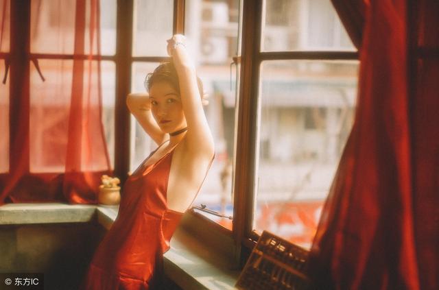 小说：洗白上岸，不开挂了，咱们做网游挣大钱去！