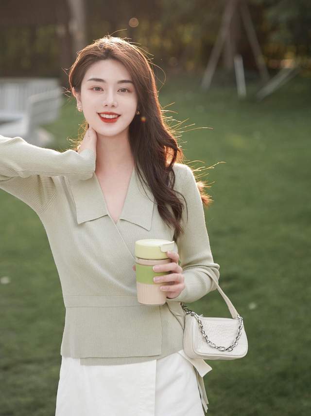 衣服不论贵与贱适合自己最重要,衣服该怎么穿才好看呢