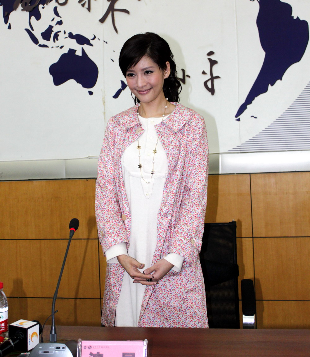 著名主持人冯小刚,冯小刚和女主持人