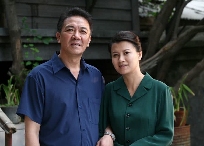 前央视主持人刘斌：三婚娶马蓉闺蜜，三次婚姻均失败，62岁养三娃