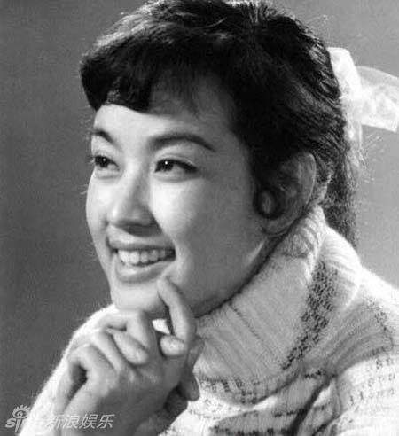 刘晓庆曾经历过4段婚姻,60岁刘晓庆与前夫相拥而泣