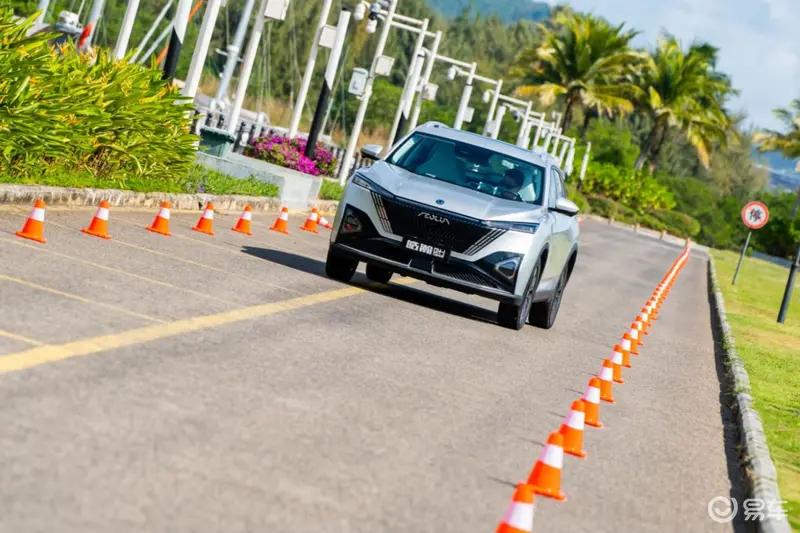 东风风神浩瀚dh-i越野,东风风神皓瀚dh-i后排放倒