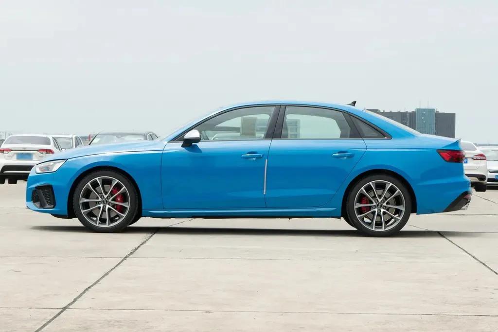 体验奥迪S4：配3.0T+354马力+8AT，造型运动！综合表现怎么样？