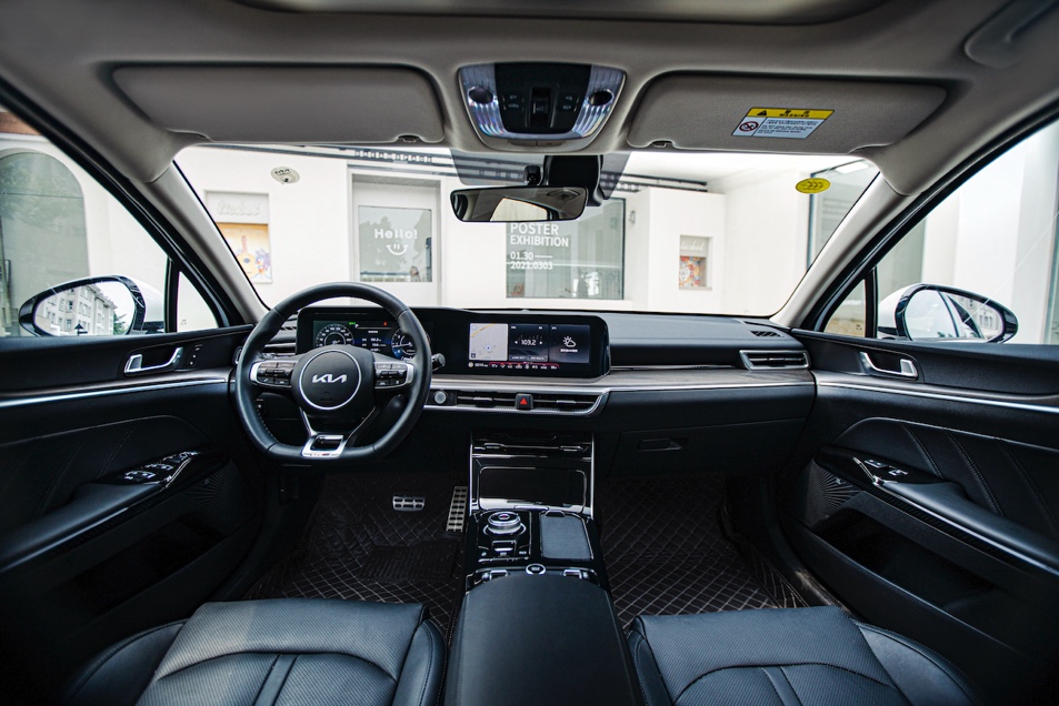 起亚k5算是一代神车吗,起亚k5销量一般但真心适合家用