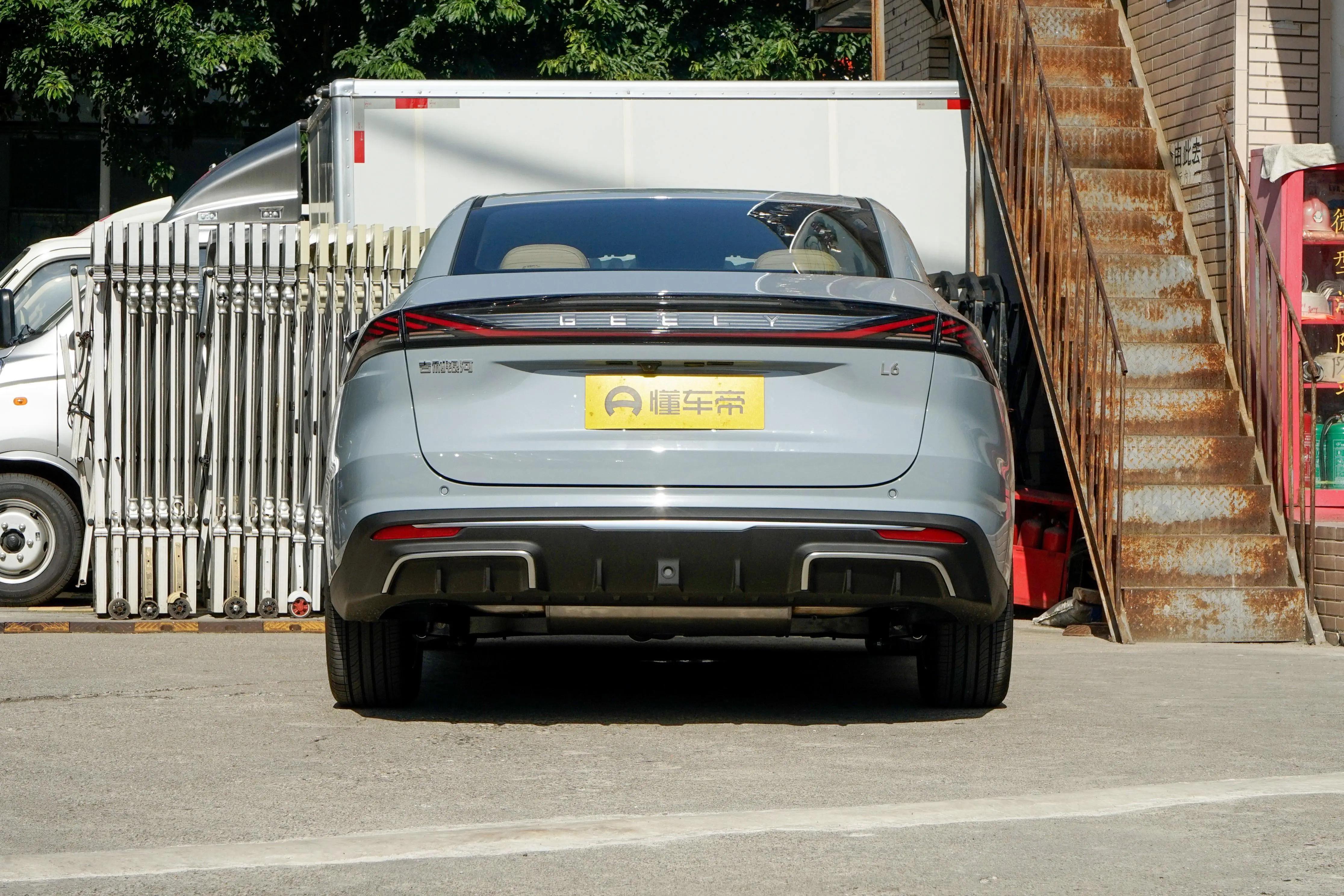 吉利银河l6电混新标杆,1.5t吉利银河l6怎么样