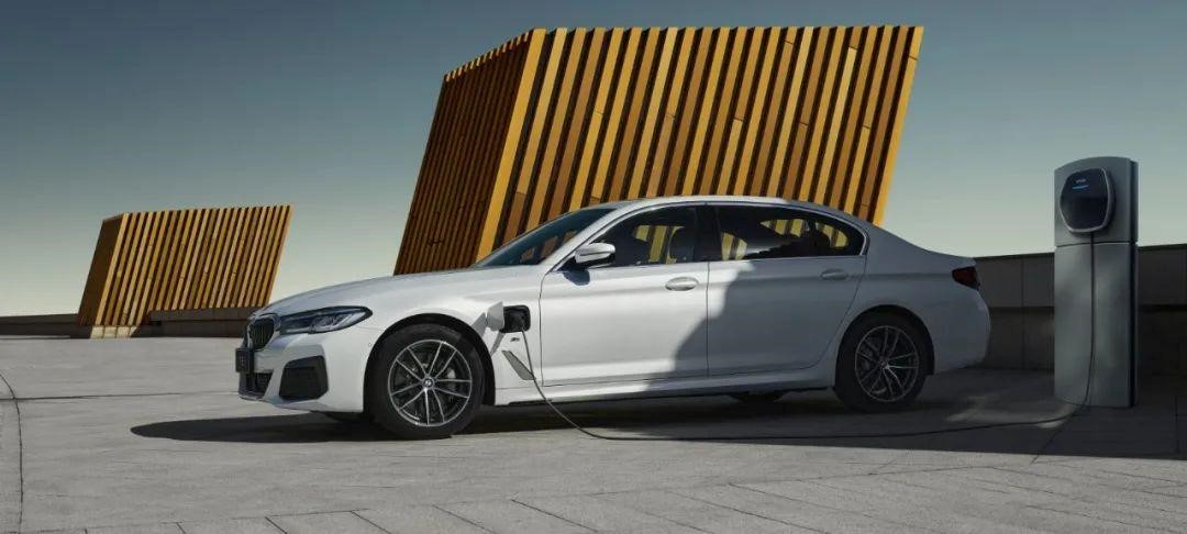 宝马535le混动停产了么,华晨宝马新5系530高配落地价