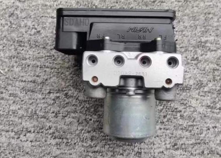 二手八代雅阁油耗多少钱一公里,二手雅阁八代30万公里值多少钱