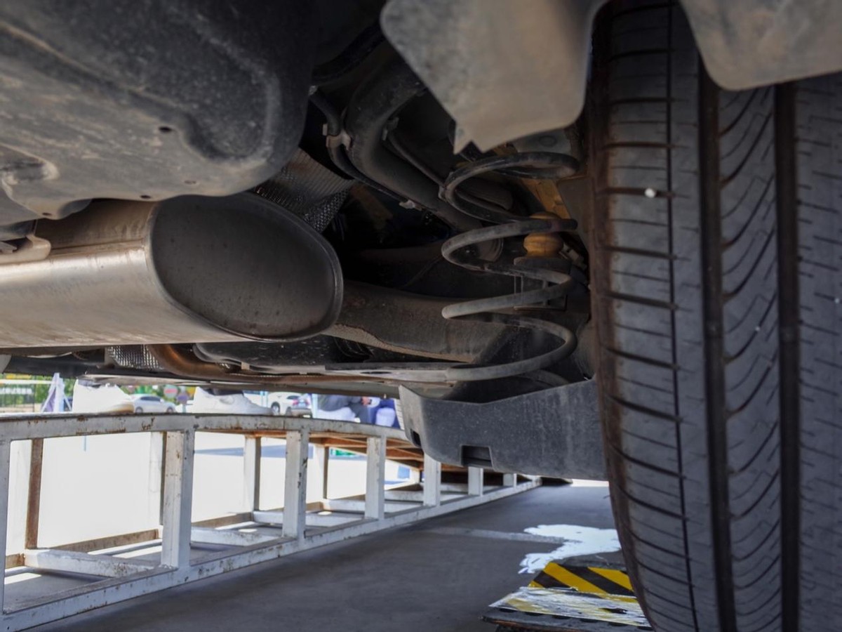 操控性能好的车推荐,标致408驾驶感受比b级车差距大吗