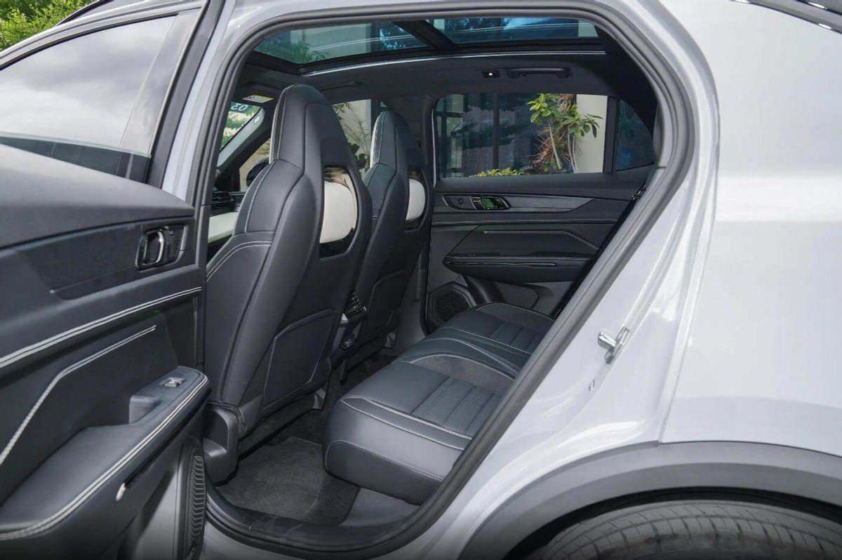 荣放和领克01哪个安全性更高,2021款领克01和荣放rav4