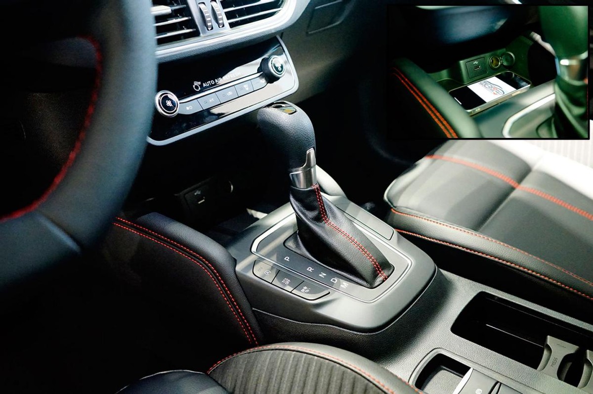 回归四缸底盘依旧出色后排舒适性不高2022款福克斯三厢实拍简评