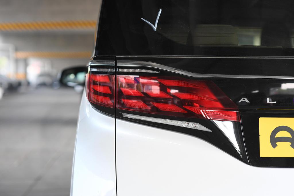 商务座驾推荐,五菱商务堪比埃尔法