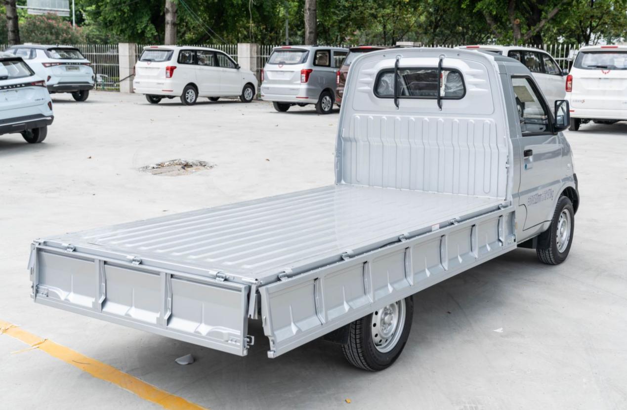 五菱荣光小卡加长版能载多重,五菱荣光小卡加长版厢货容积