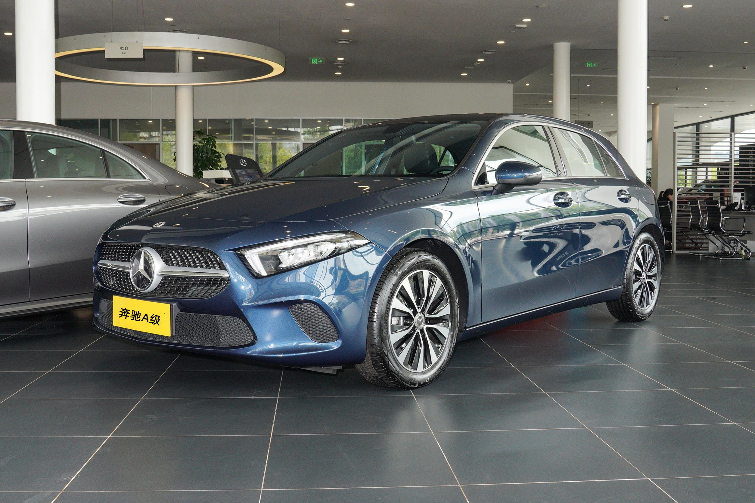 奔驰a级车型价格表大全,全新奔驰a级车配置及价格