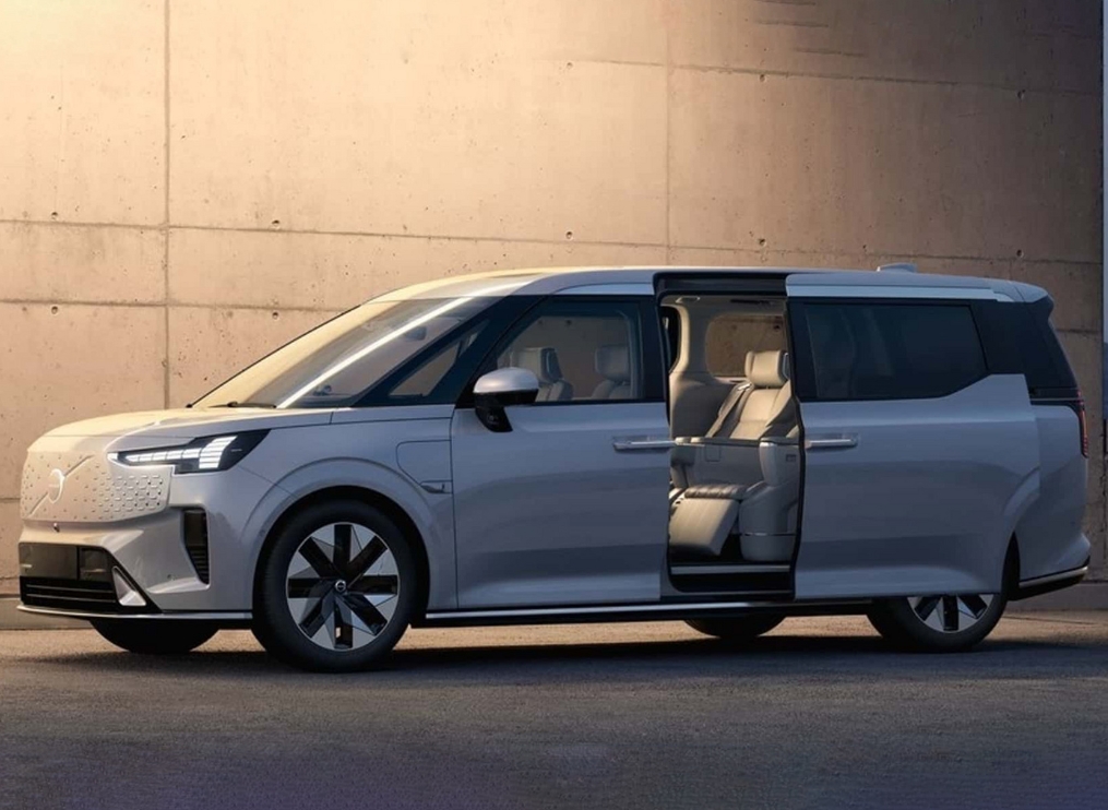 沃尔沃全新em90视频,沃尔沃em90宝华韦健体验