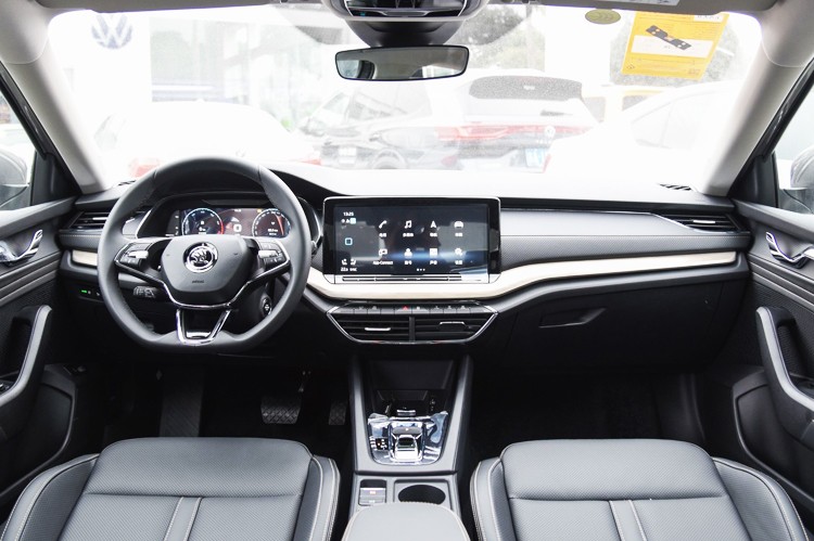 大众斯柯达明锐内饰爆改,16款斯柯达明锐1.6内饰图片