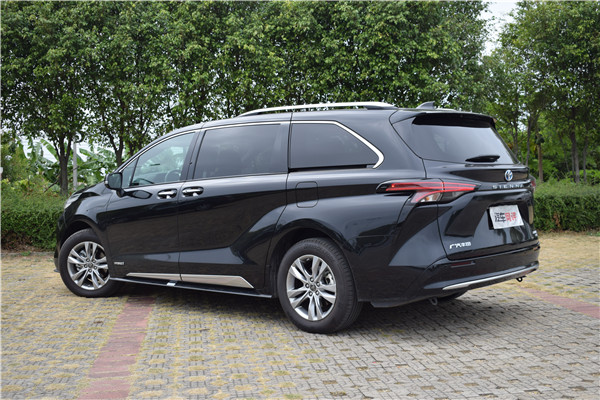 销量好还能装，深度试驾丰田赛那：为何如此深受“奶爸”青睐？