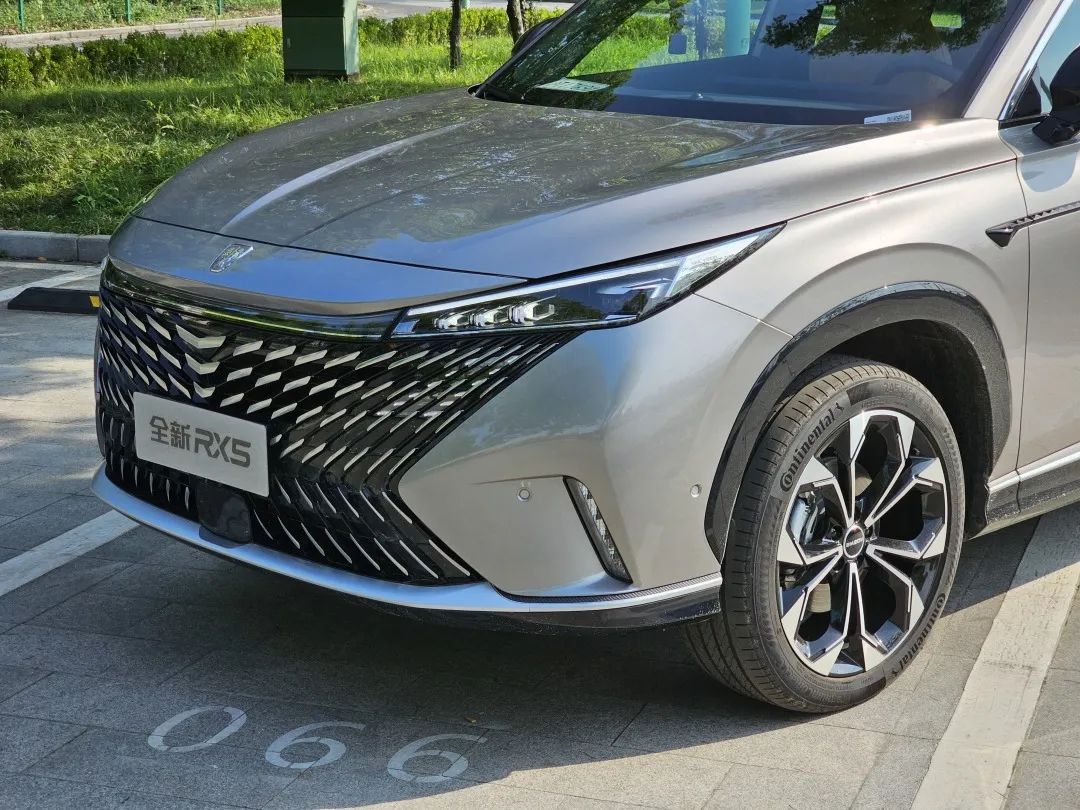 荣威rx5全细节场地测试,荣威rx5优越版质量怎么样啊