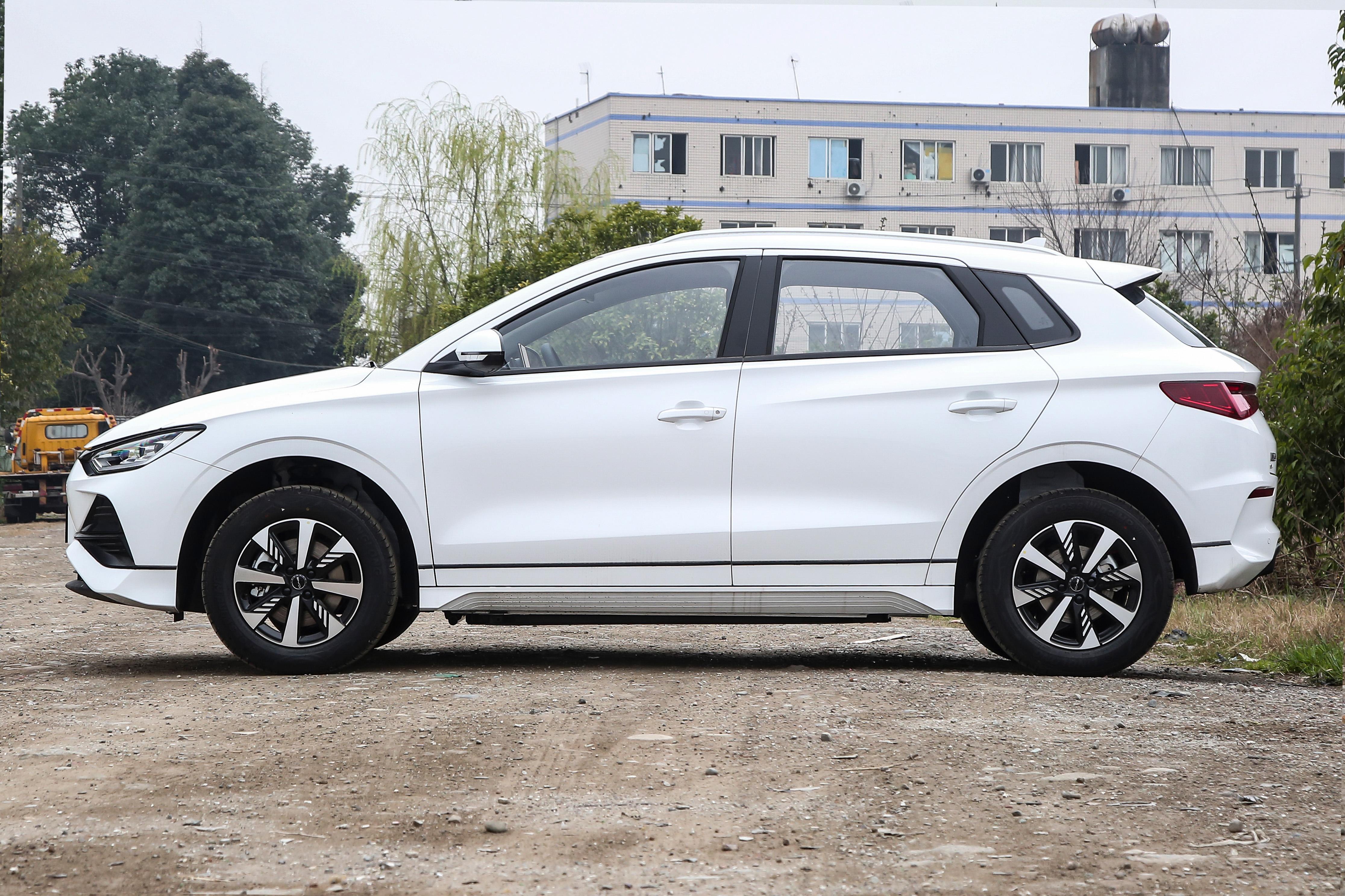 售价8.98-11.98万元比亚迪e2上市,比亚迪元7.98万续航多少