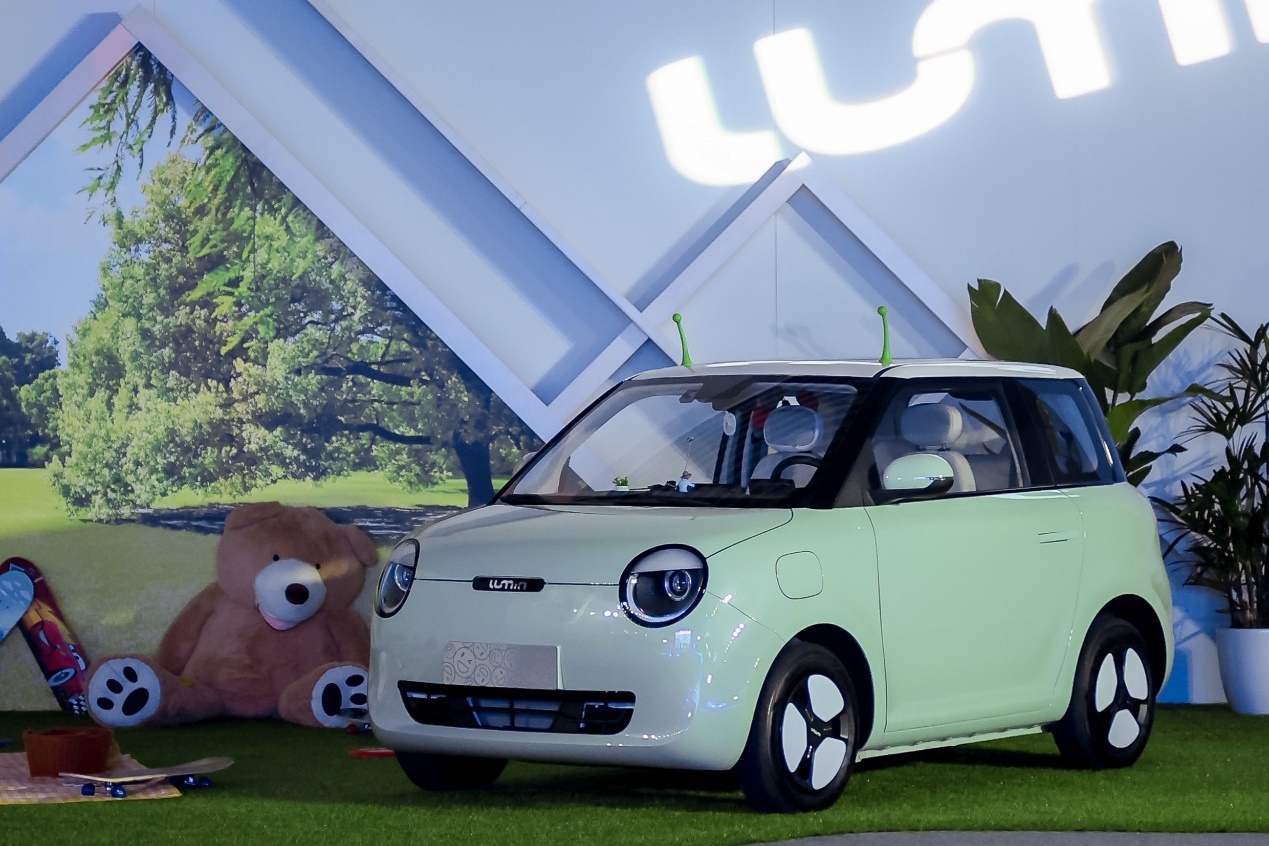 吉利熊猫mini和奇瑞哪个好,吉利熊猫mini和五菱mini三代哪个好