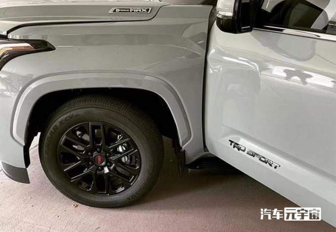 丰田汉兰达将新老同售,途昂2.5t和汉兰达2.5l混动怎么选