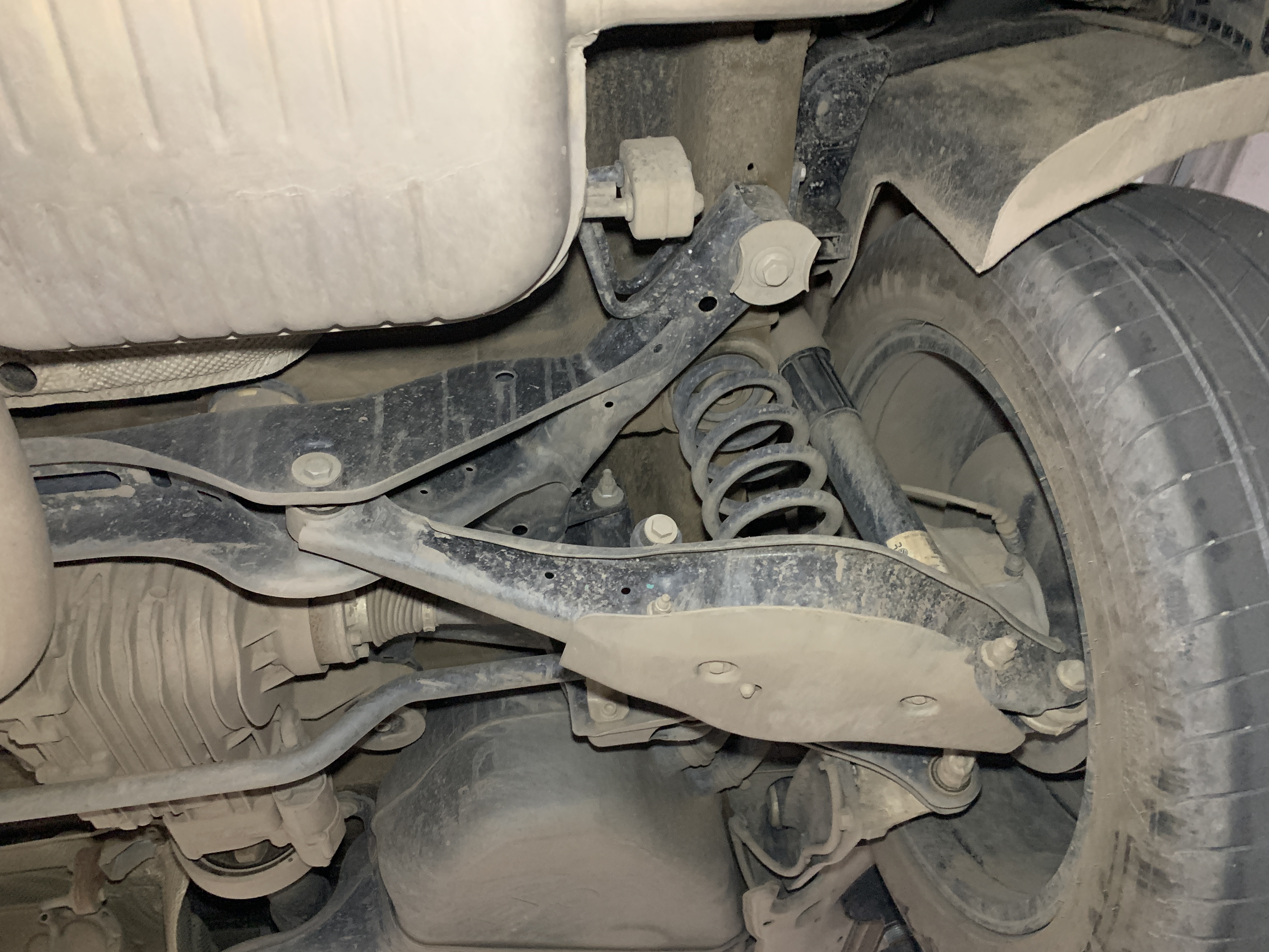 大众途昂用了几年过后底盘质感,途昂没有豪华感