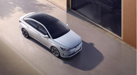 小鹏新能源电动汽车对比特斯拉,小鹏汽车对比特斯拉有什么优势