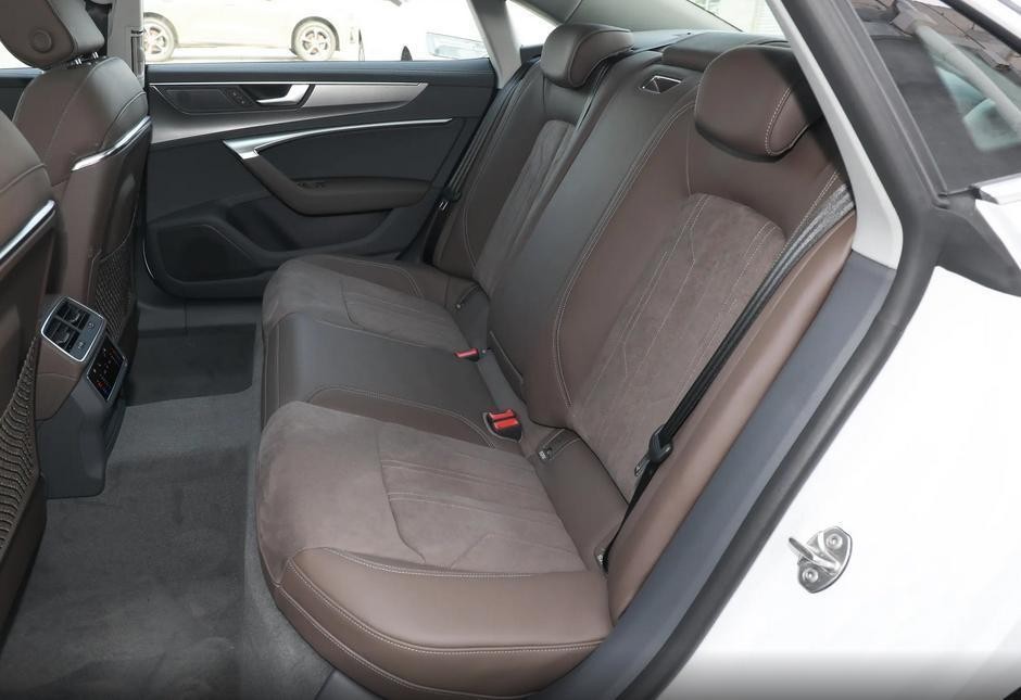 a8l和a6l有什么区别,和a8同级别的凯迪拉克