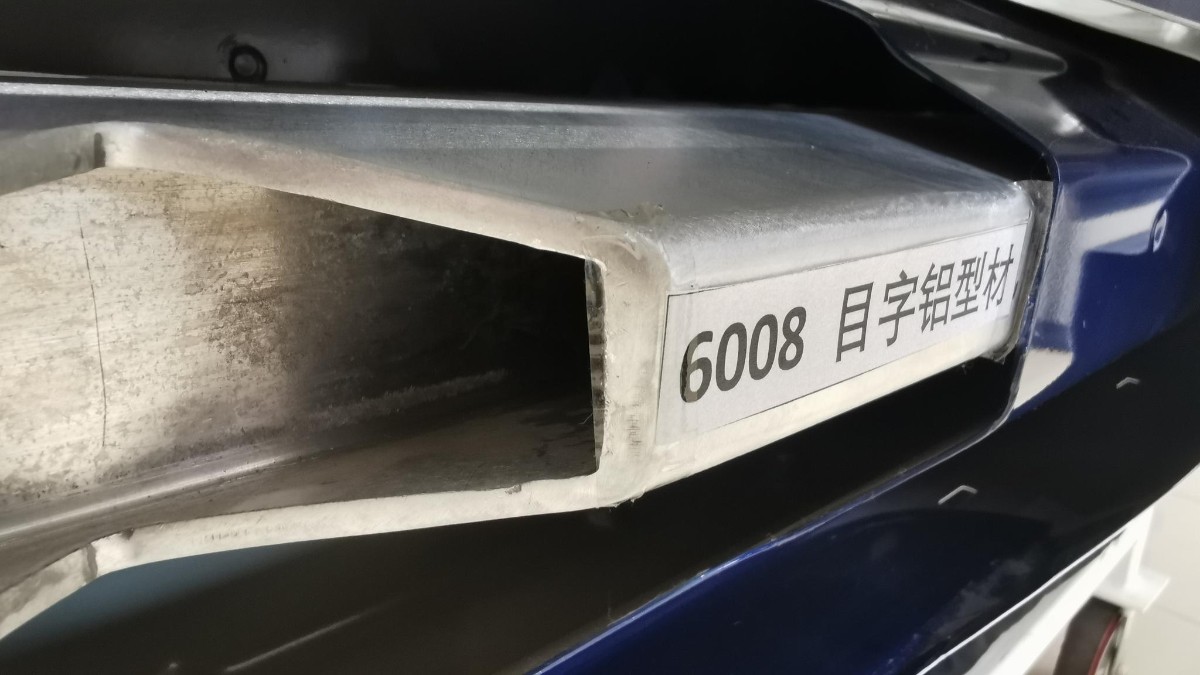 为什么电动车很宽,现在的电动车为什么做得那么宽