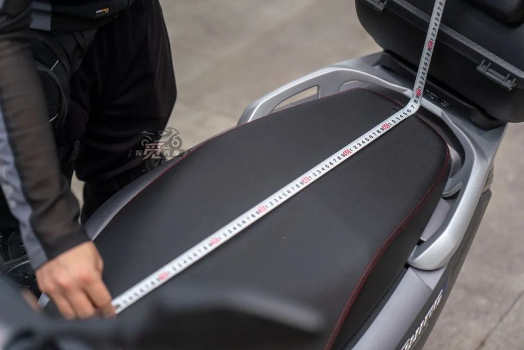 济南轻骑铃木uy125车多少钱,轻骑铃木uy125最新款多少钱