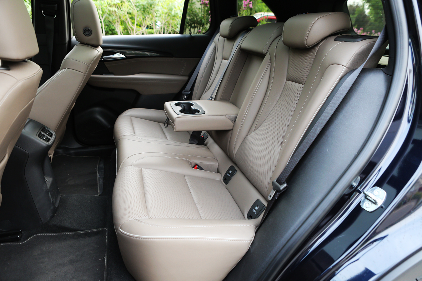 别克昂科威plus艾维亚五座试驾,试驾别克昂科威plus5座豪华