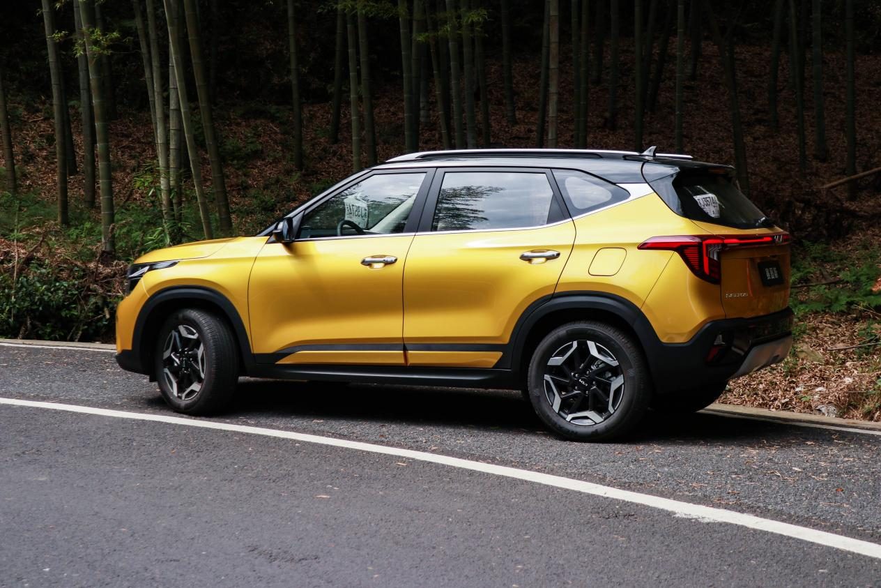 起亚赛图斯舒适测评,起亚赛图斯试驾第一视角